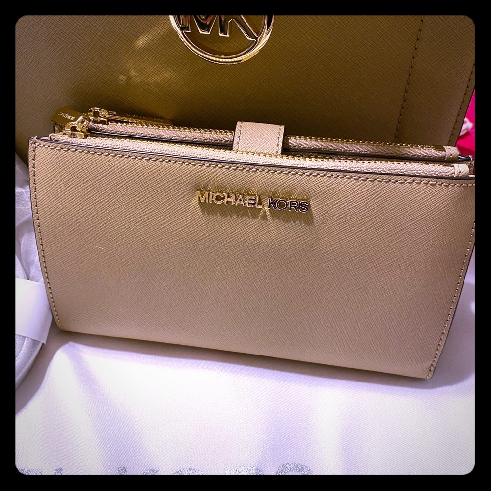 Michael Kors Jet Set Travel Double Zip Wristlet